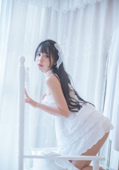 裙子里的怪兽