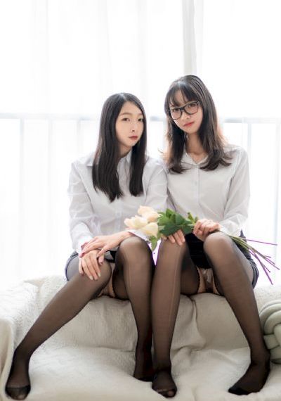 粉嫩入口处粗黑进进出出绿帽